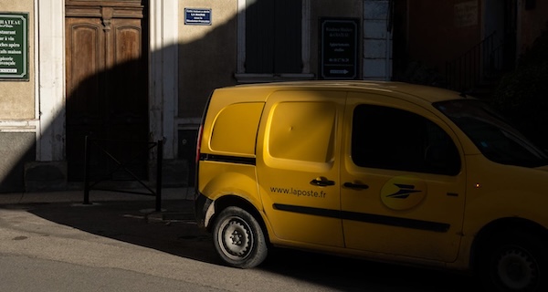 Découvrez les statuts de la Poste pour envoyer une lettre suivie en toute simplicité.