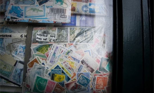Timbres représentant l'envoi des lettres à l'international avec Lettre24