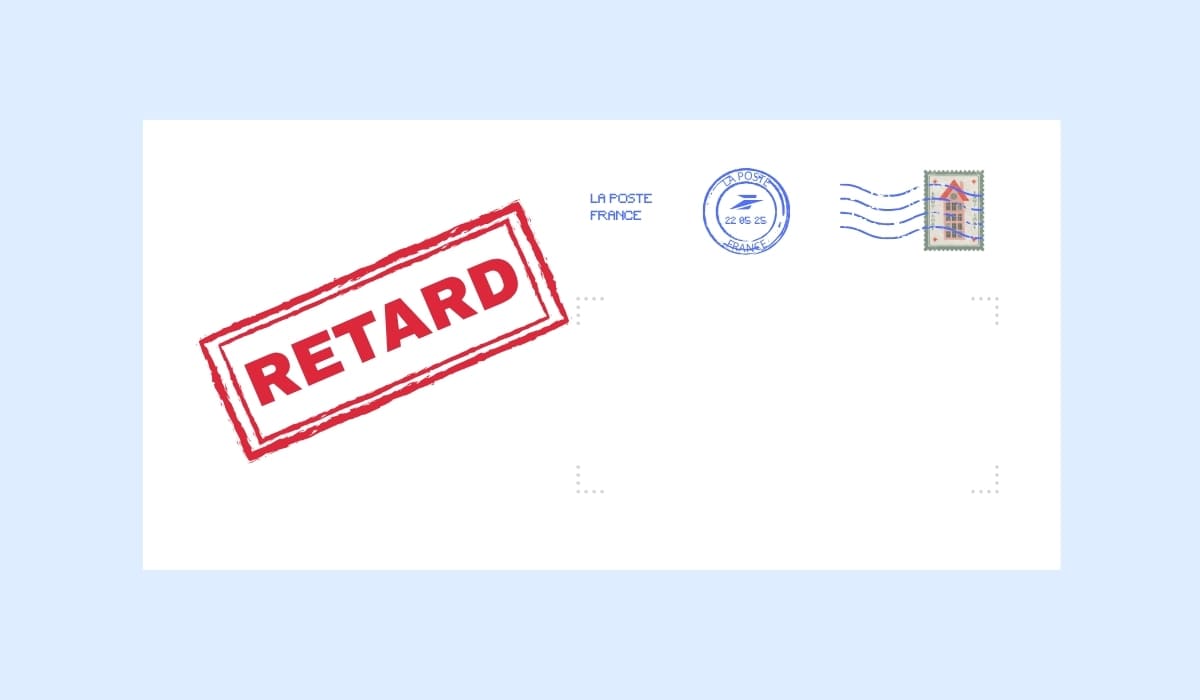 Image d'une enveloppe avec le mot « Retard » écrit en rouge.