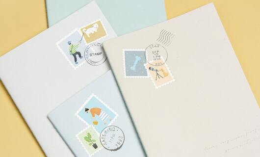 Enveloppes colorées pour l'envoyer à ses parents