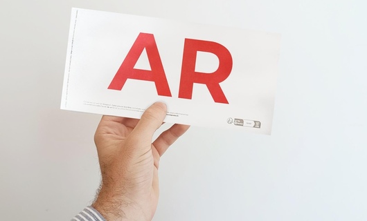 Une lettre recommandée avec accusé de réception est préparée à être envoyée en ligne.